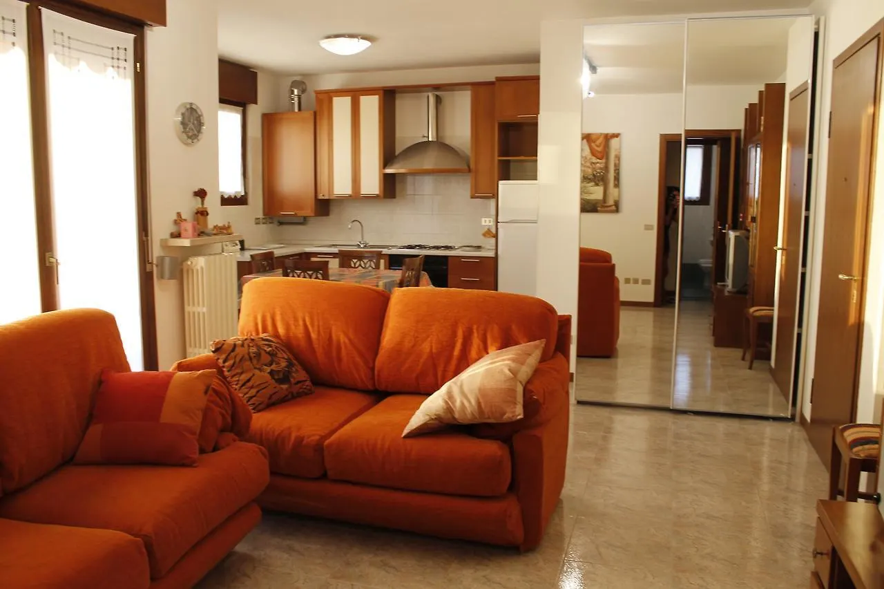 La Lupa Apartment Verona 0*,  Italy